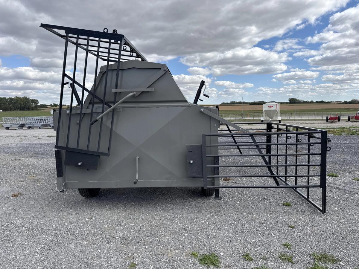 Ranch Boss Portable Creep Feeder w/ Panels & Rain Shield