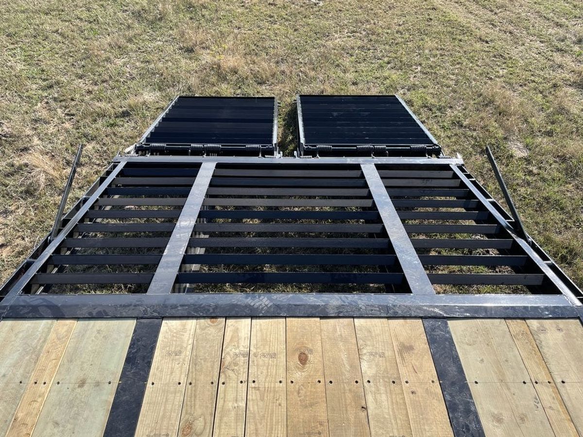 DH Trailers 32 ft Tandem Low Pro GN Flatbed_07