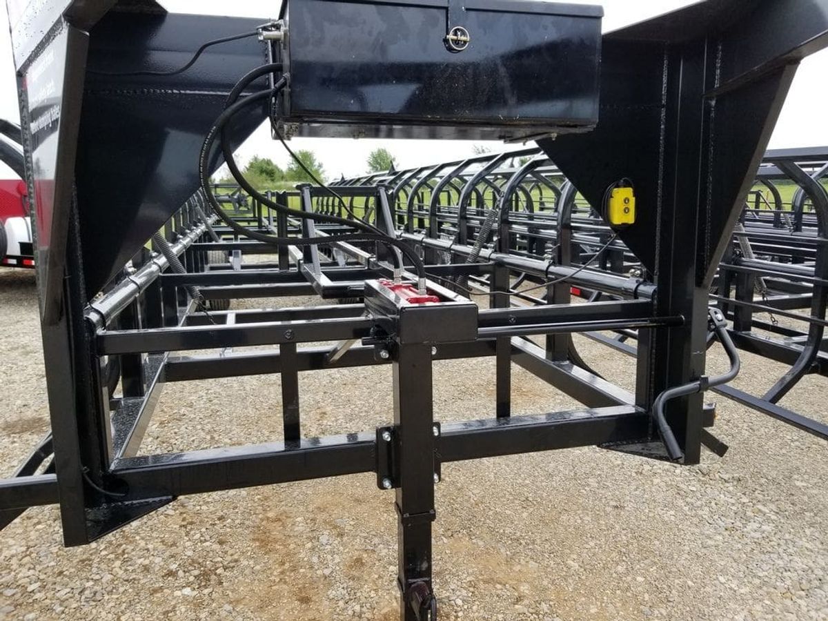 Industrias America 18×4 Hydraulic Latch, Double Wide Hay Bale Trailer_002