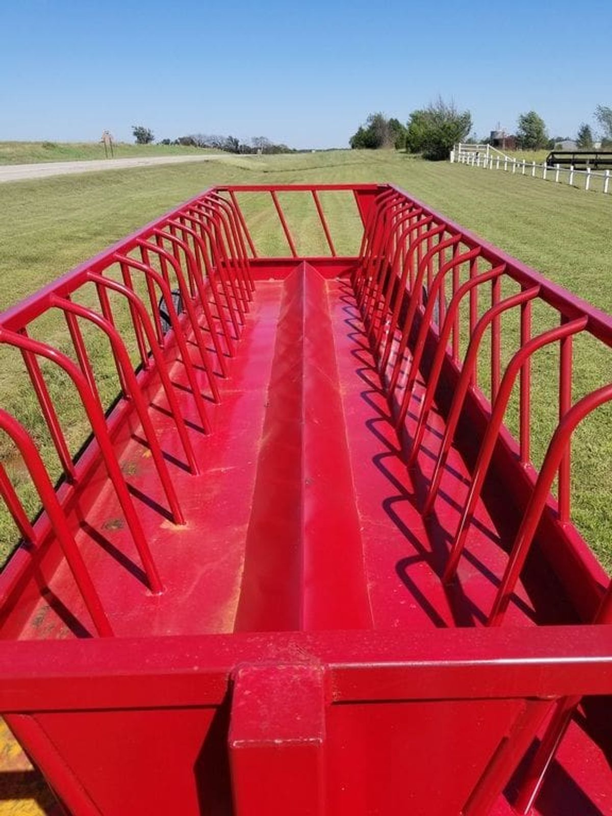 Industrias America 24′ 82R Hay Feeder Wagon_007