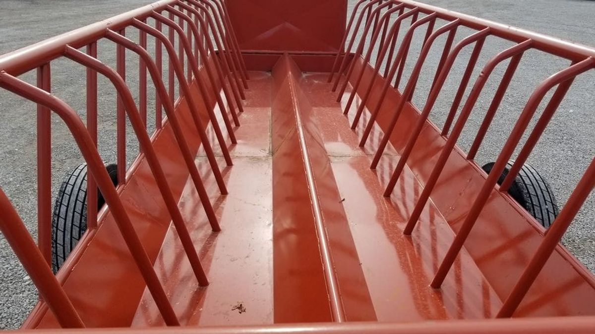 DH 20 ft Feeder Wagon_003