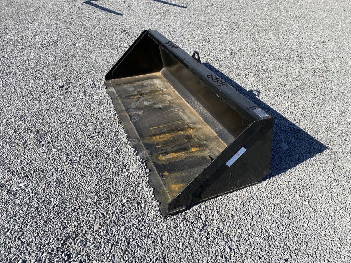 Industrias America 84 Skid Steer Bucket_002