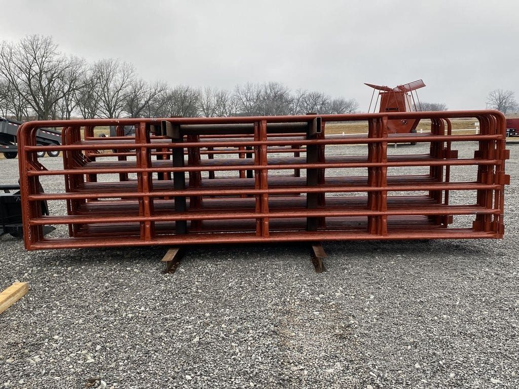 DH Gate, 16ft Painted Gate_002