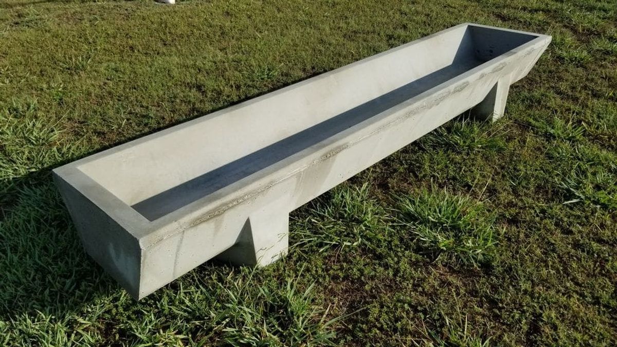 Concrete 10 FT Feed Bunk