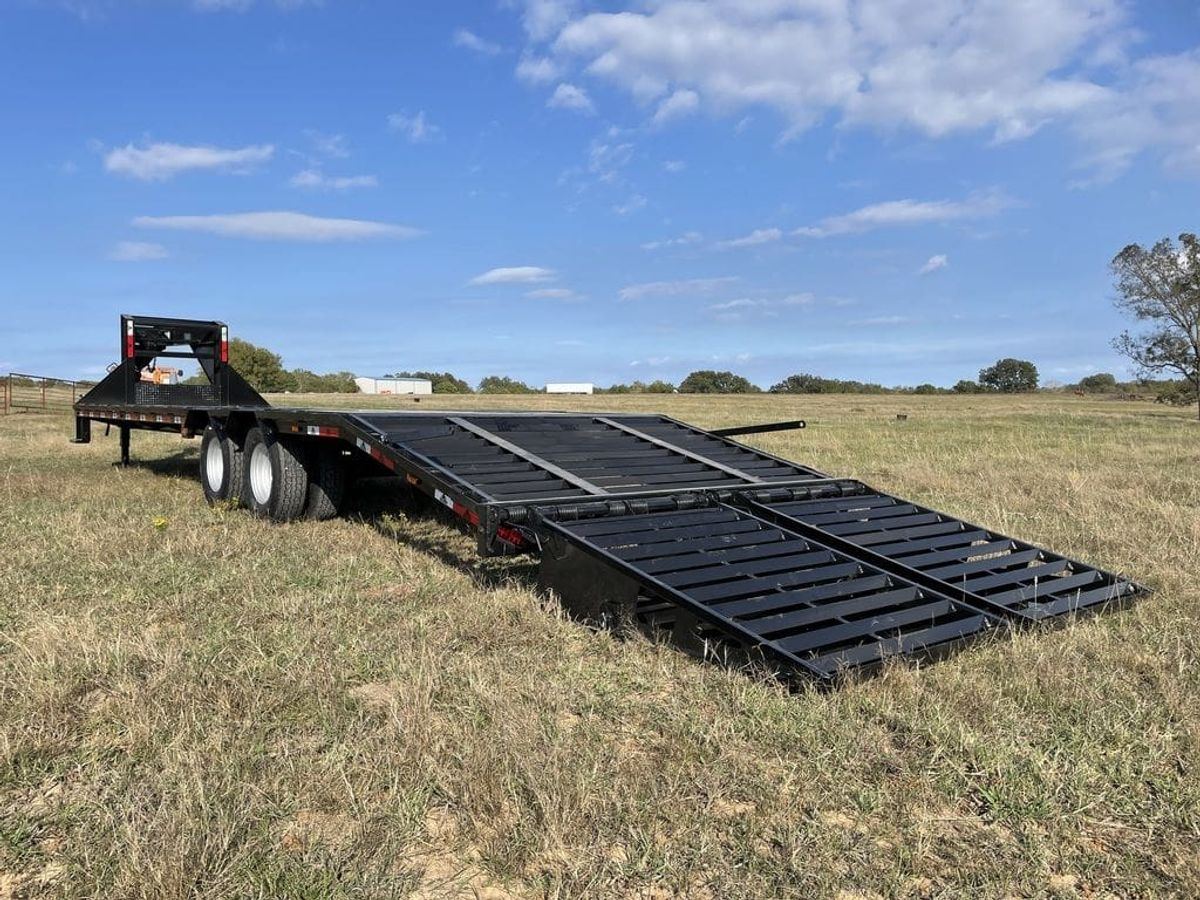 DH Trailers 32 ft Tandem Low Pro GN Flatbed_08