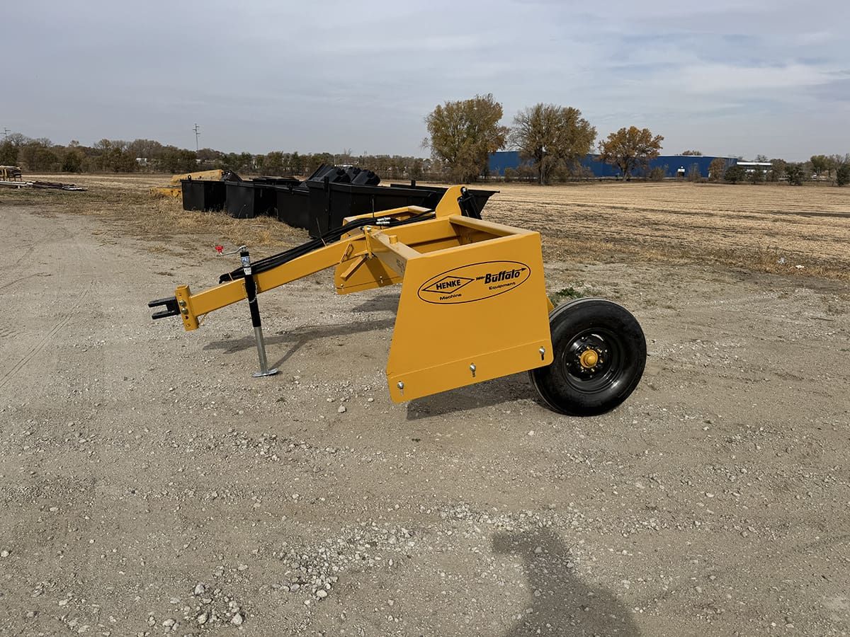 IMG_1867_Henke Buffalo 10′ Heavy Duty Estate II Scraper