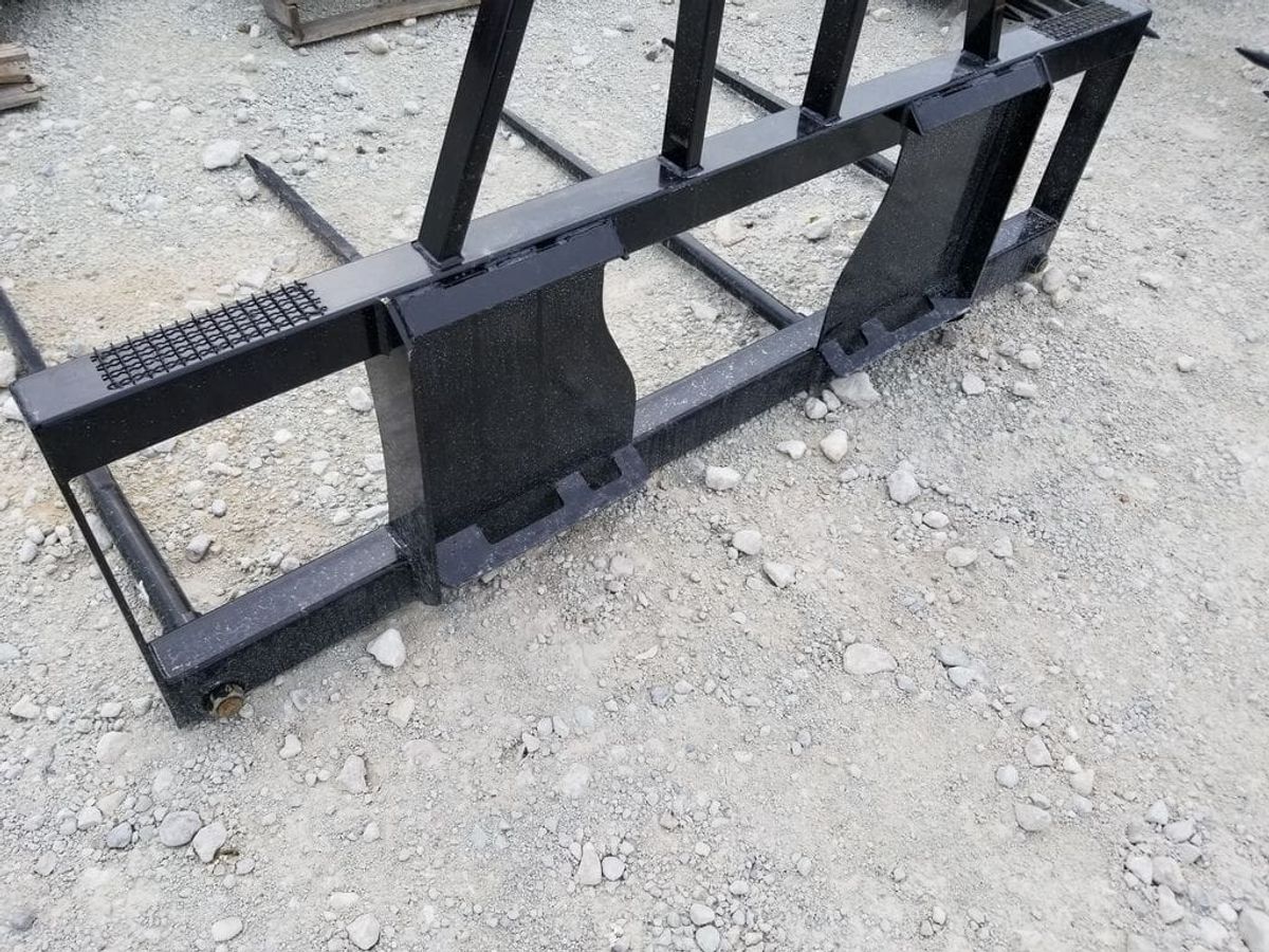 DH HS4 4 Spear Bale Spear Attachment_002