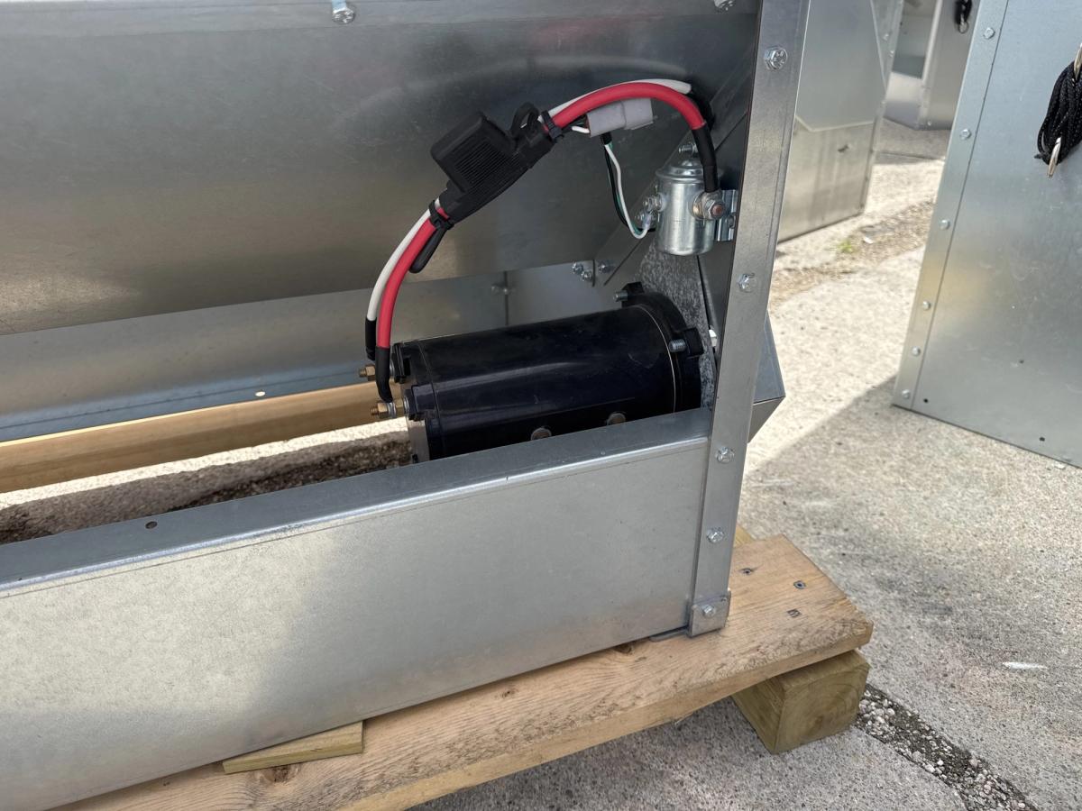 Stull Feeders 1100 LBS Grain/Cube Auger Feed Hopper