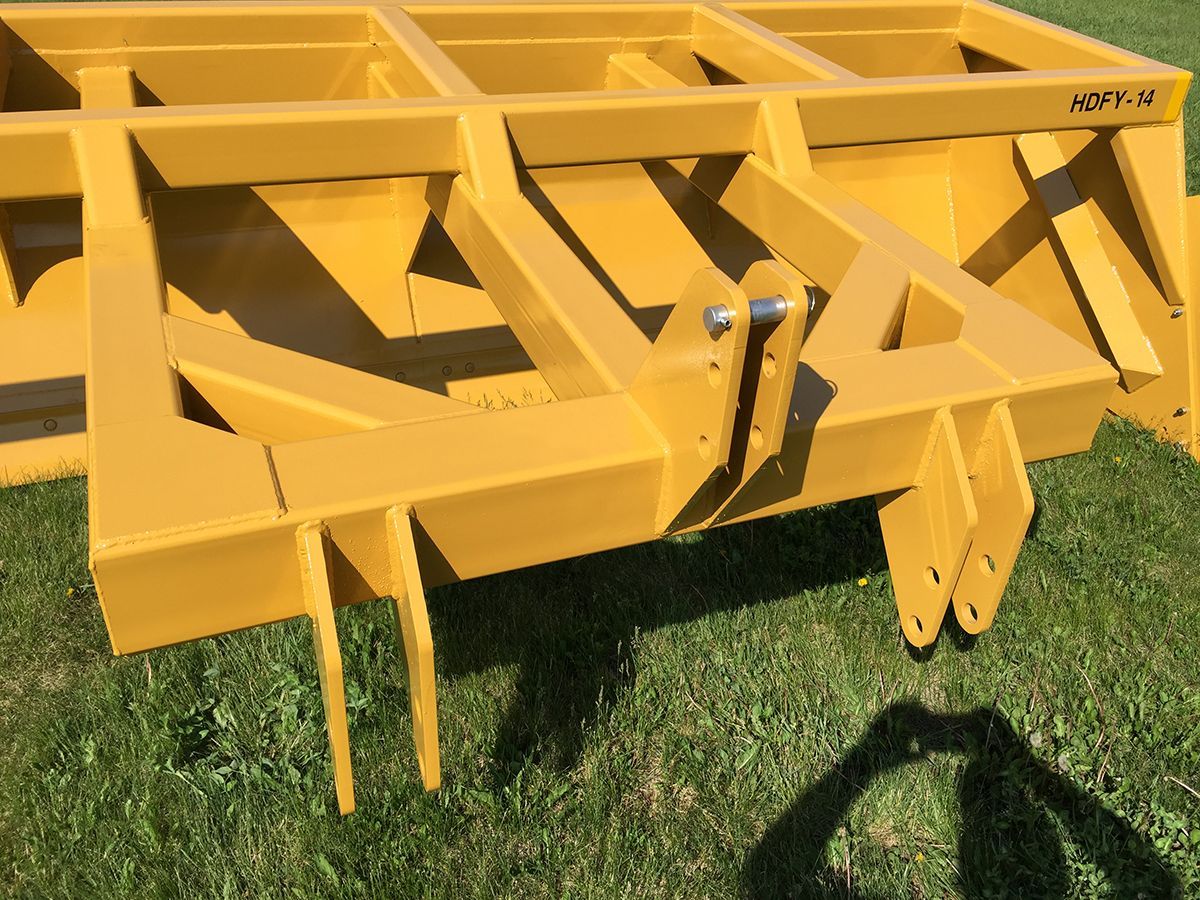 Henke Buffalo 14′ Heavy Duty Feedyard 3-Point Scraper w:Skids_4628