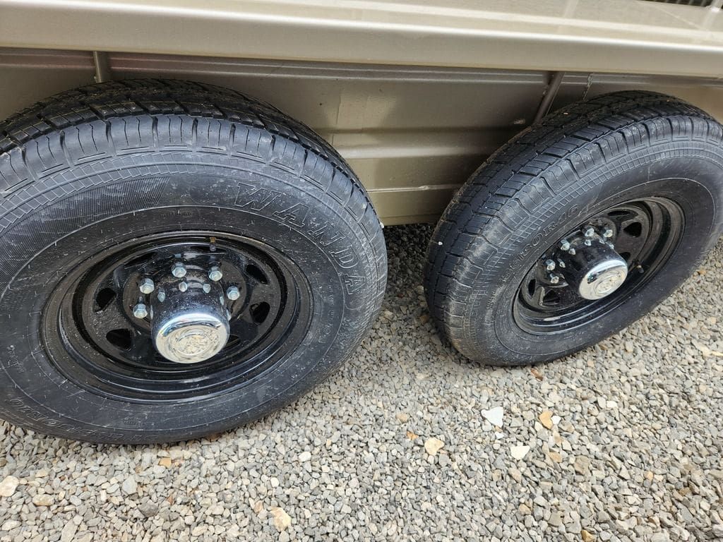 GR 24′ Stock Trailer (Rubber Floor)_004