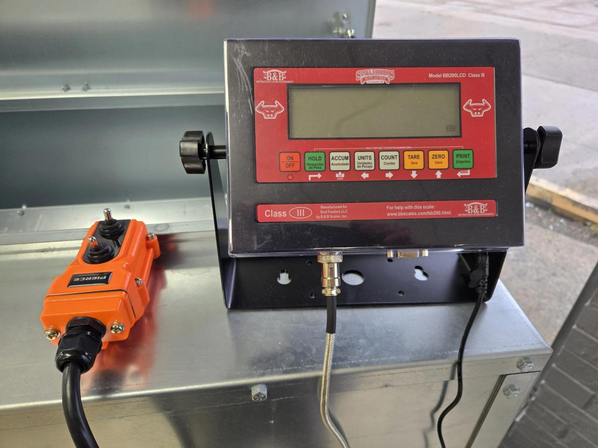 Stull Feeders 600 LBS Grain/Cube Auger Feed Hopper w/ Digital Scale