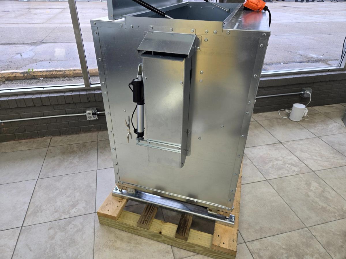 Stull Feeders 600 LBS Grain/Cube Auger Feed Hopper w/ Digital Scale