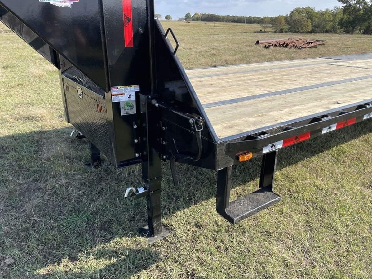 DH Trailers 32 ft Tandem Low Pro GN Flatbed_03