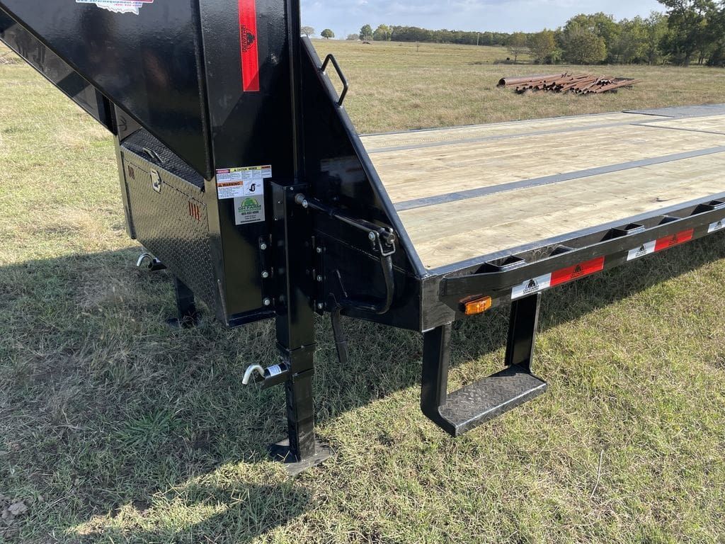 DH Trailers 32 ft Tandem Low Pro GN Flatbed_03