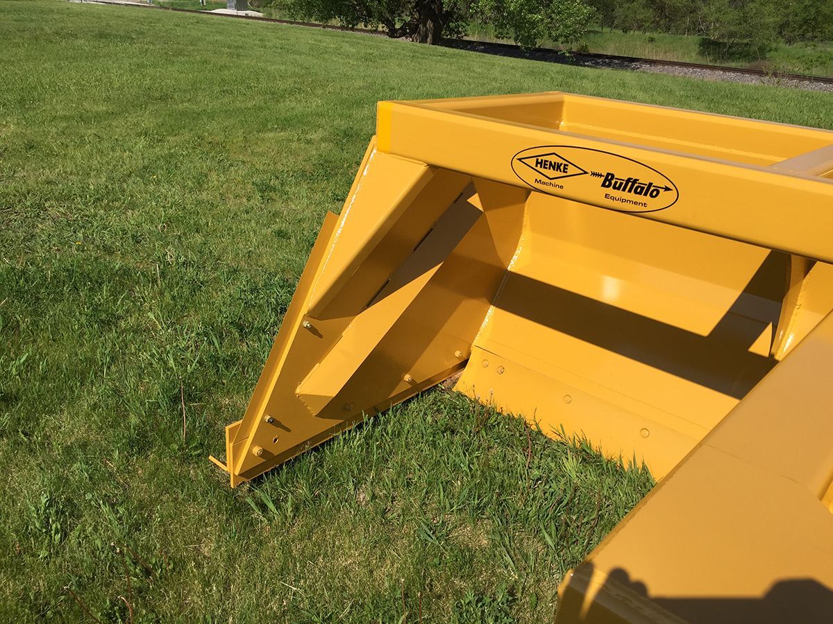 Henke Buffalo 14′ Heavy Duty Feedyard 3-Point Scraper w:Skids_4686