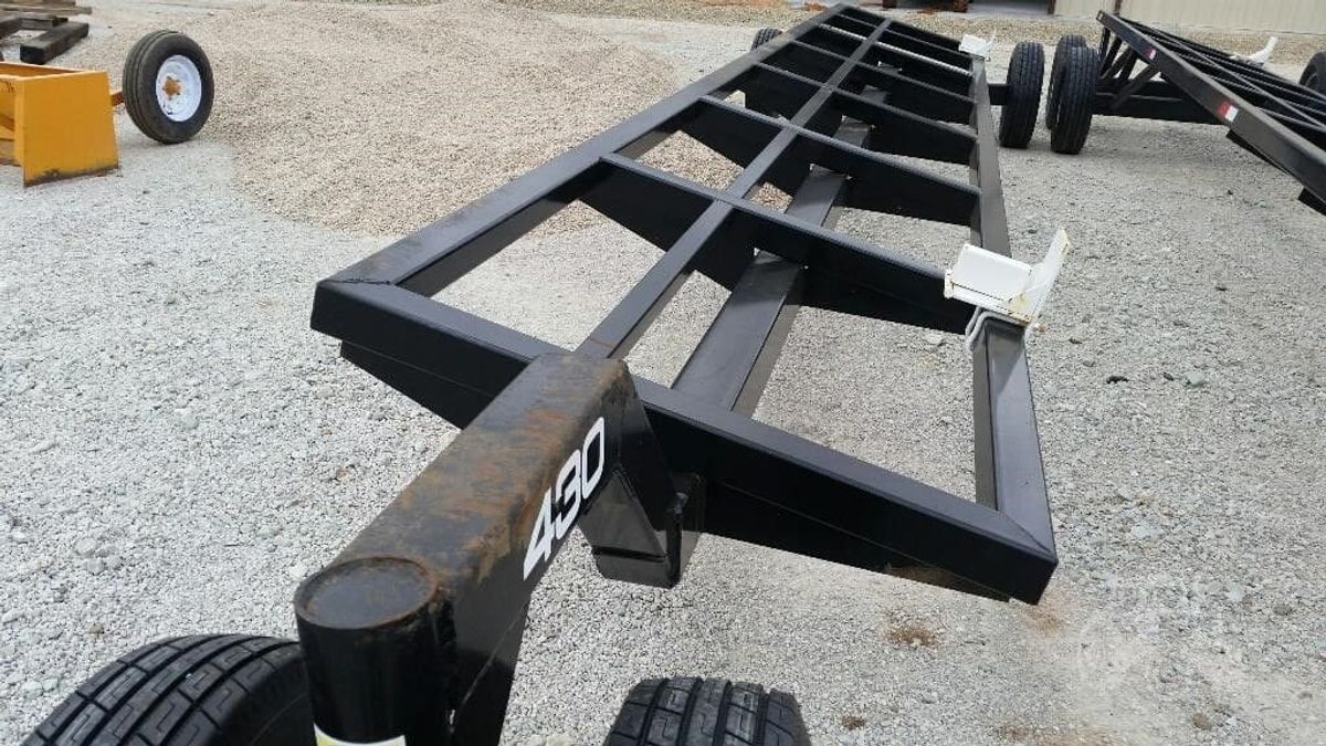 Industrias America 430 Header Hay Bale Trailer_004