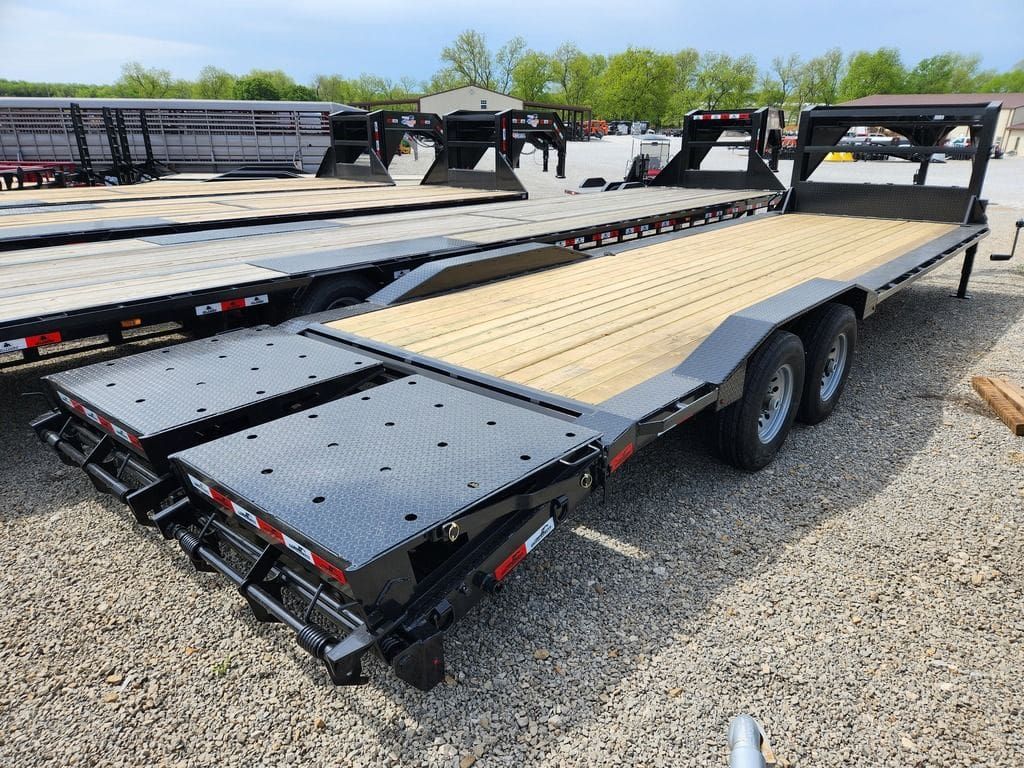DH 28′ GN 14k Equipment Trailer, Driveover Fenders, Mega Ramps Accessible Carousel_002