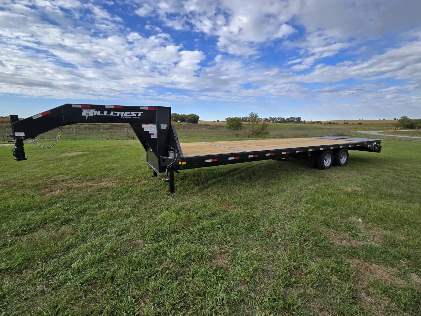 Hillcrest 24.9K 30 FT Deckover Gooseneck Trailer