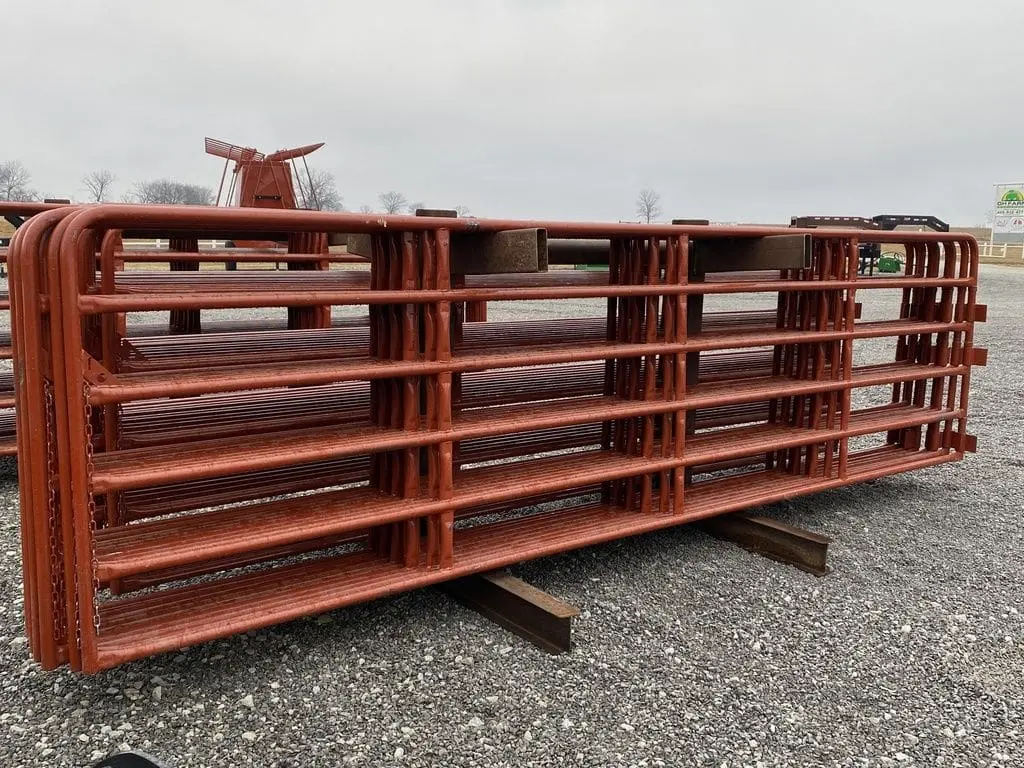 16 FT Painted Gate