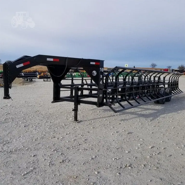 Industrias America 16 FT Manual Double Dump Hay Bale Trailer