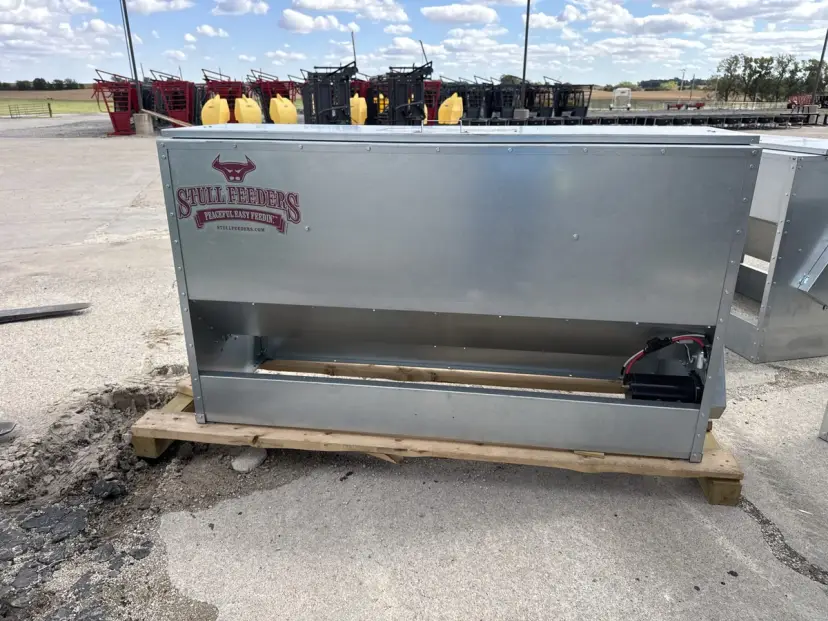 Stull Feeders 1100 LBS Grain/Cube Auger Feed Hopper