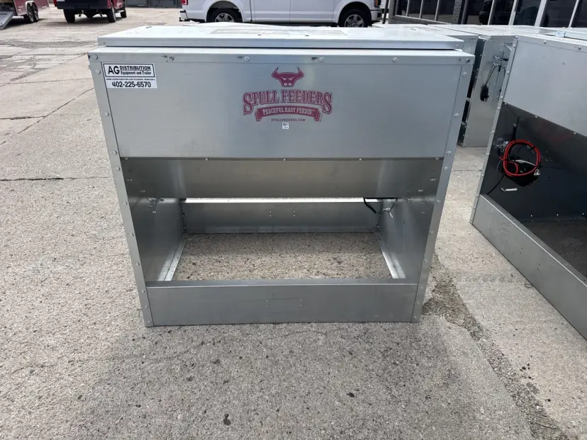 Stull Feeders 600 LBS Grain/Cube Auger Feed Hopper