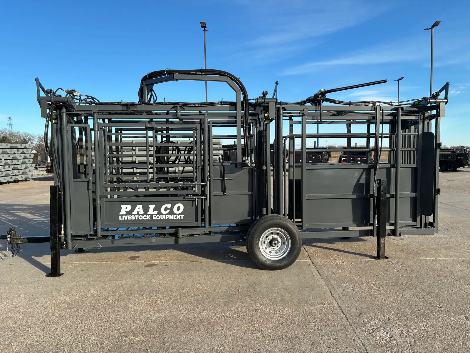 Palco Hydraulic Chute w/ Palpation Cage & Alleyway