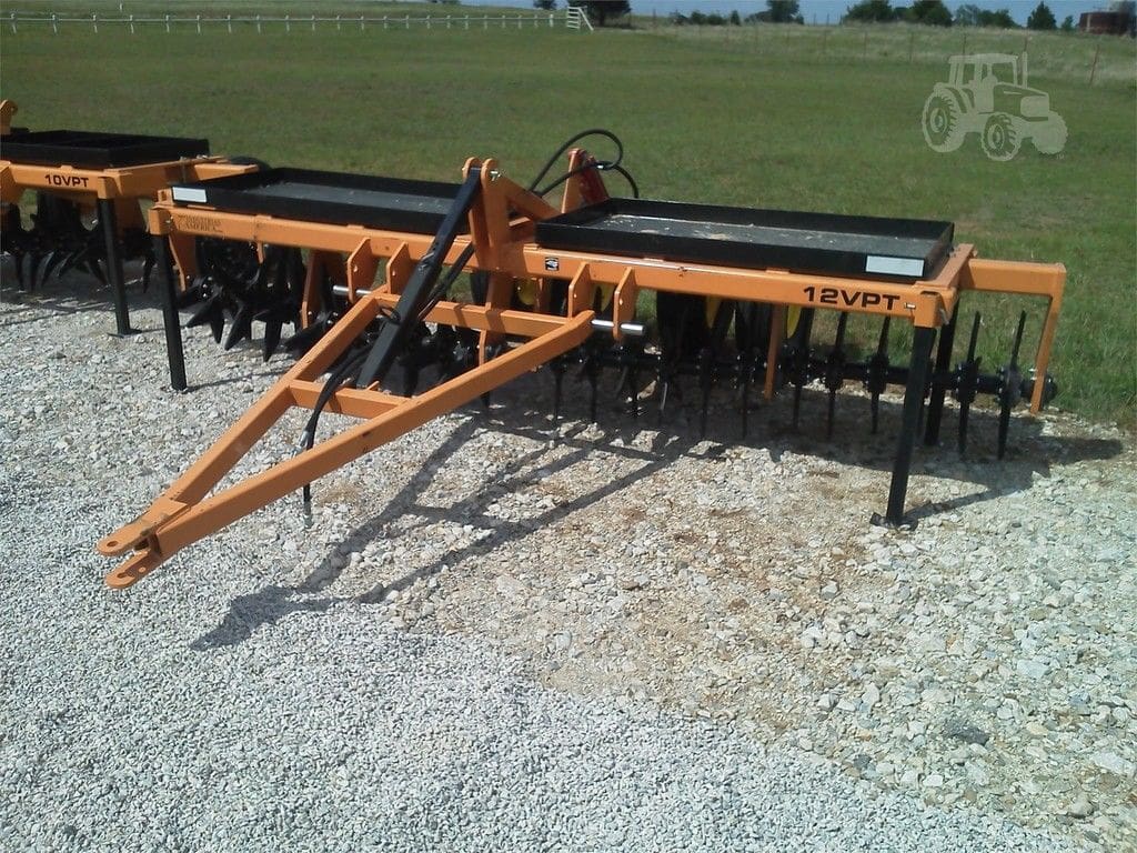 Industrias America 12VPT Pasture Aerator