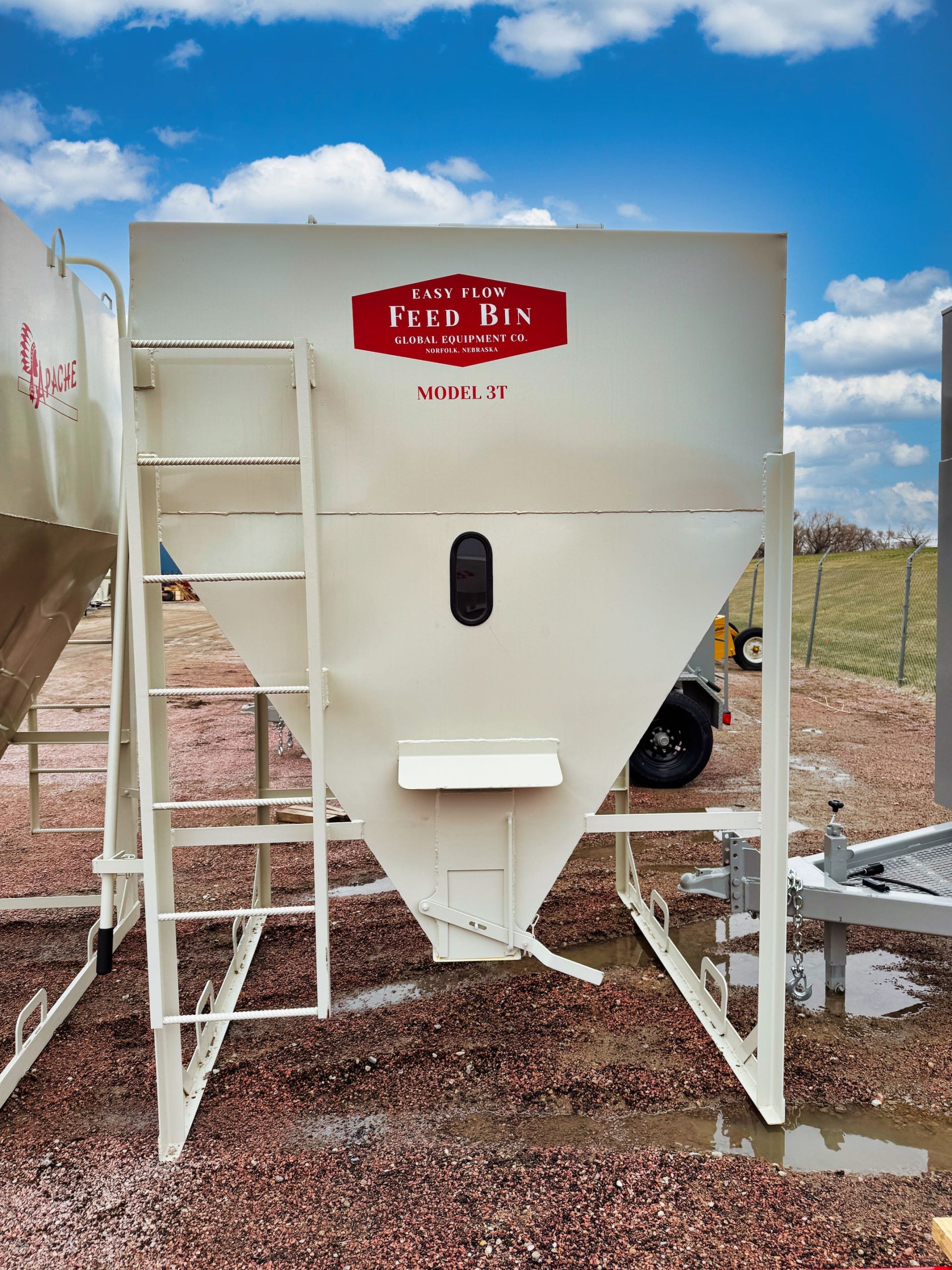 Apache 3 Ton Stationary Feed Bin