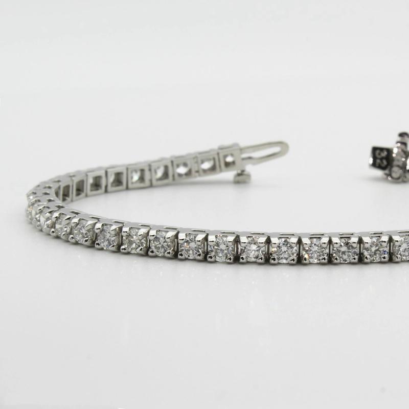 Diamond tennis bracelet