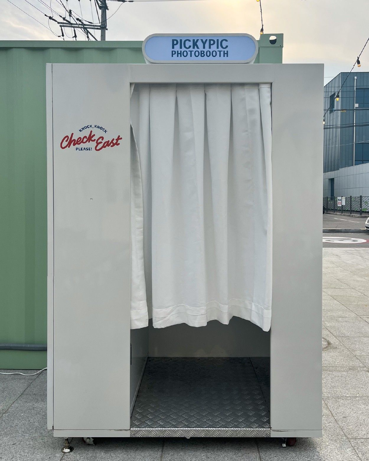 체크이스트 아웃도어피키 야외 포토부스 촬영 존