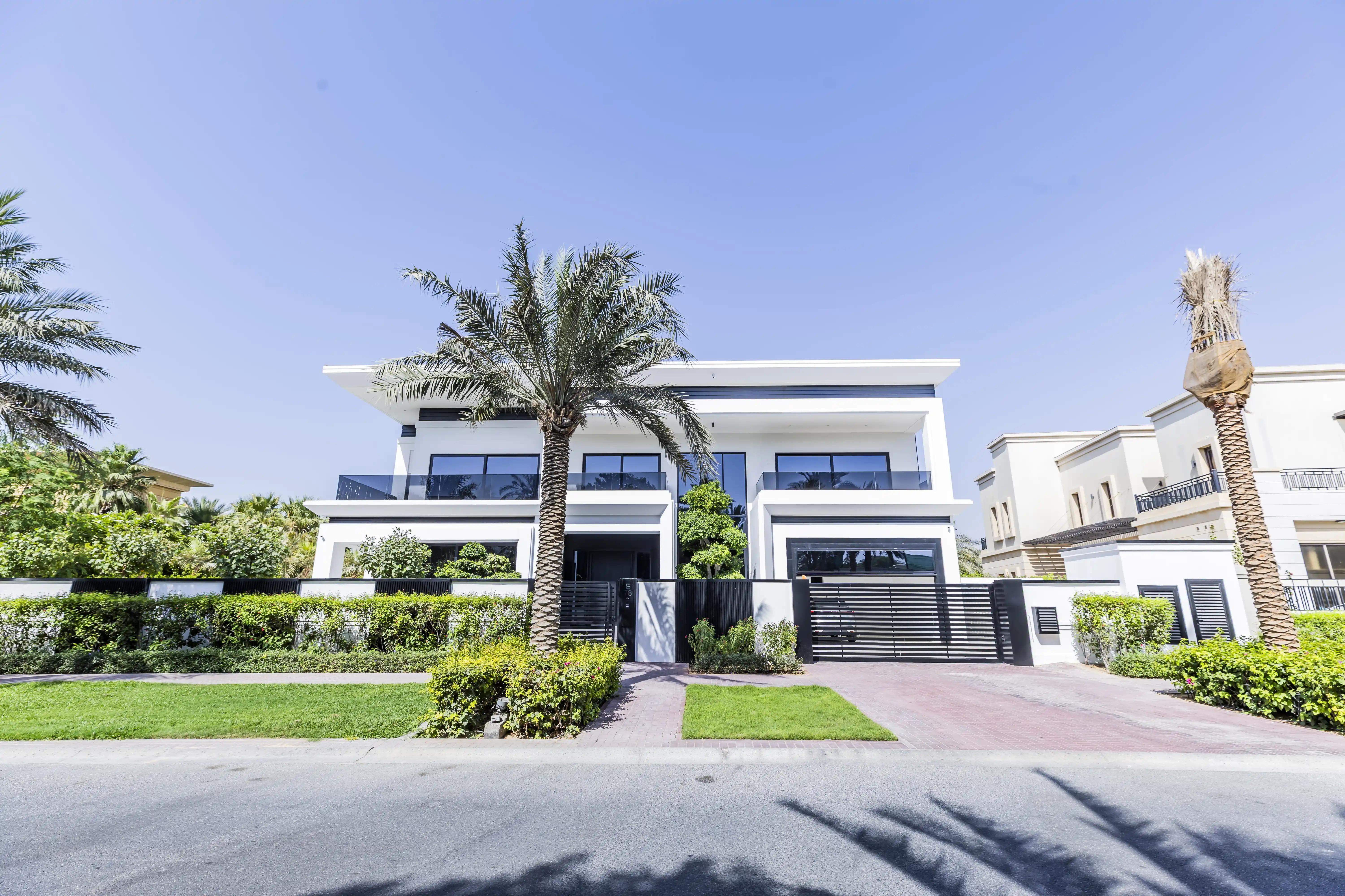 Emirates Hills Villa — Luxury Private Residence