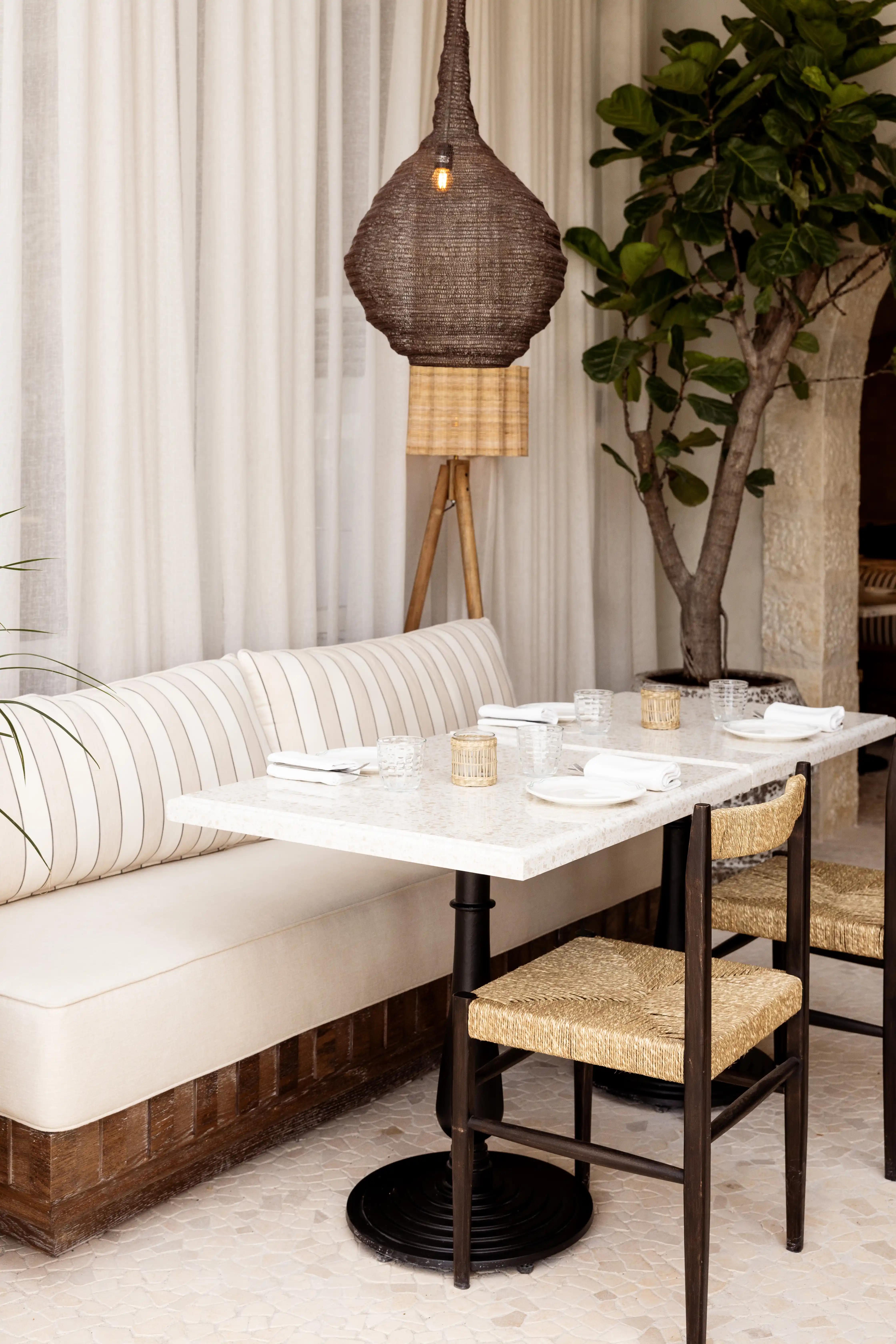 ÉLA ÉLA — Restaurant