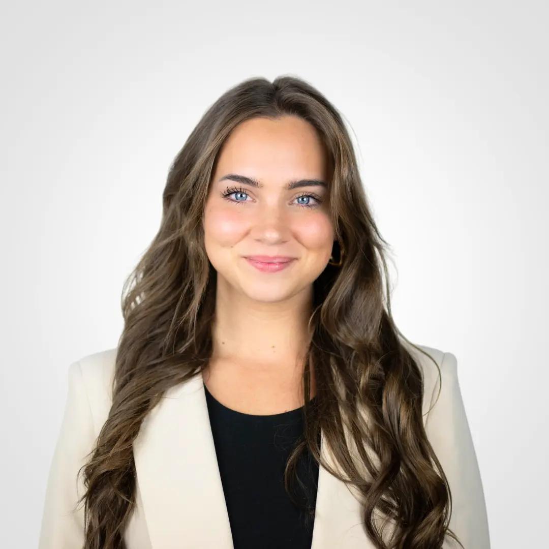 Kyla Flesher headshot