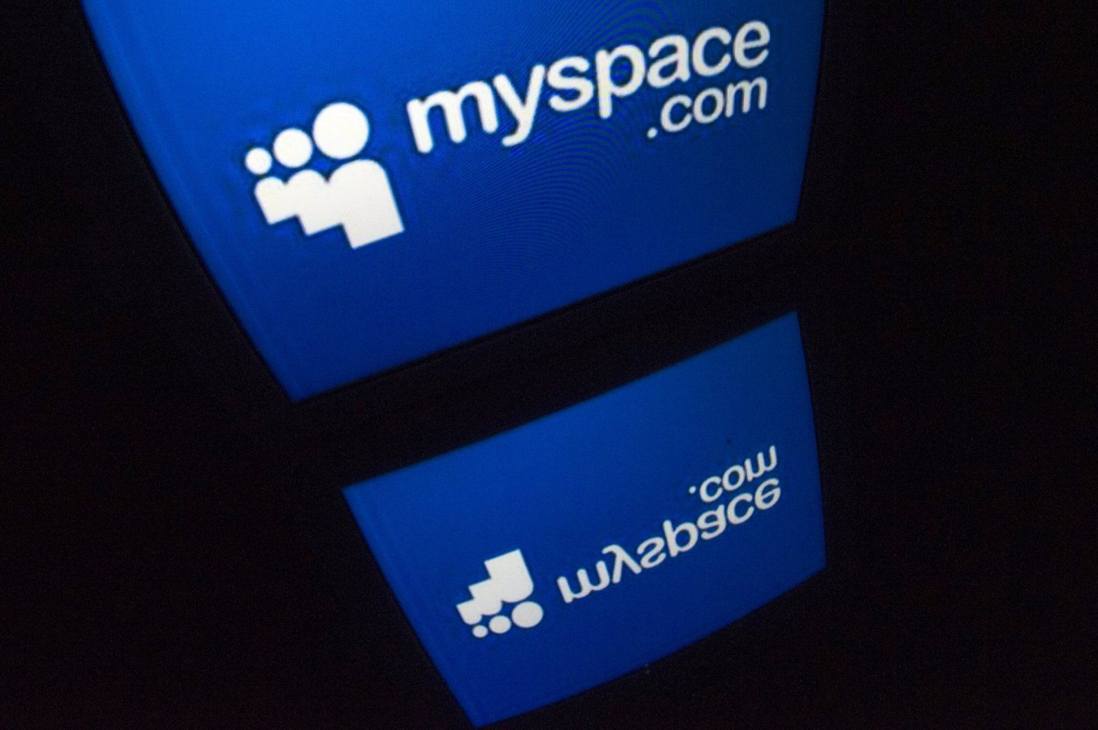 Rise and Fall of Myspace: A Pioneering Social Media Platform