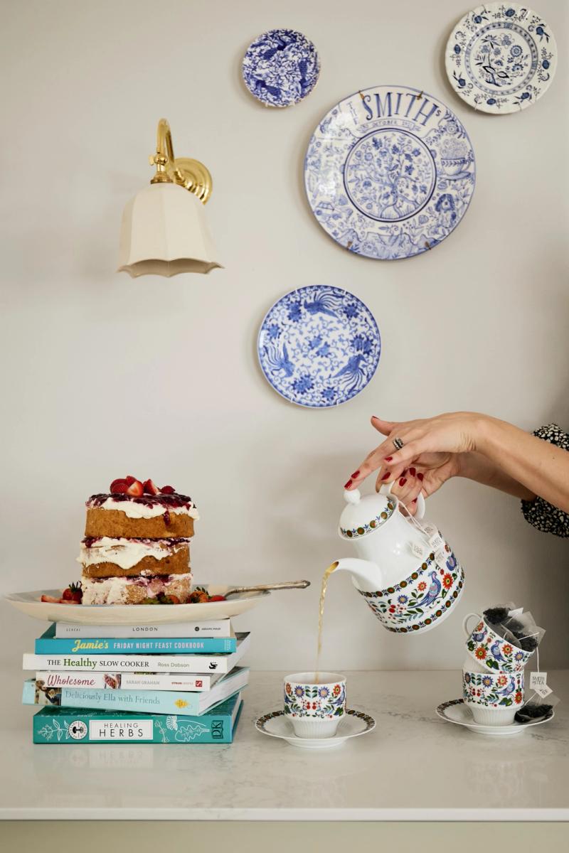 Smith House of Tea — photograph by Cass Collett