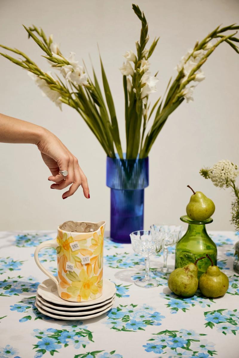 Smith House of Tea — photograph by Cass Collett