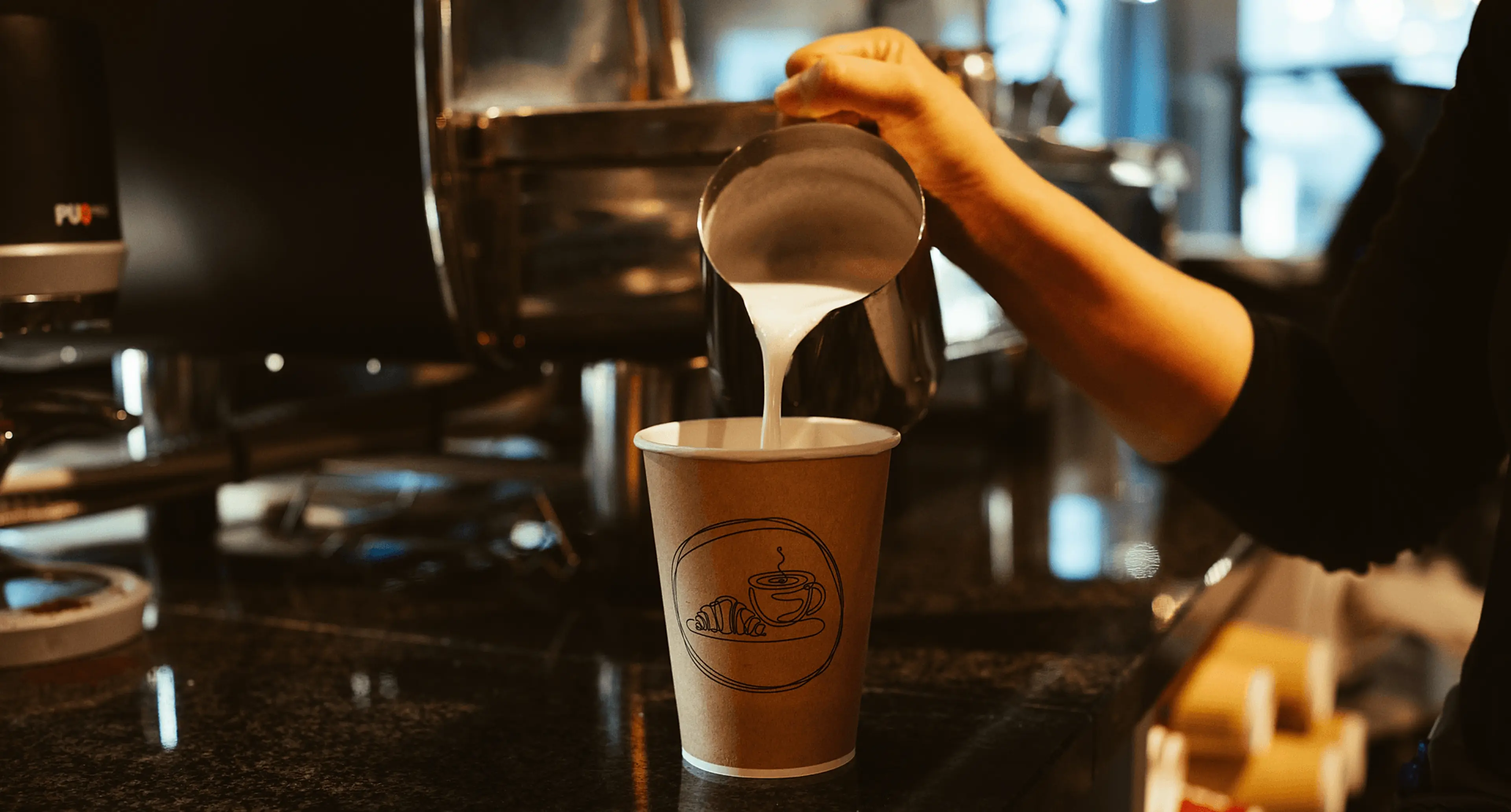 Stund engangskopp på kafe