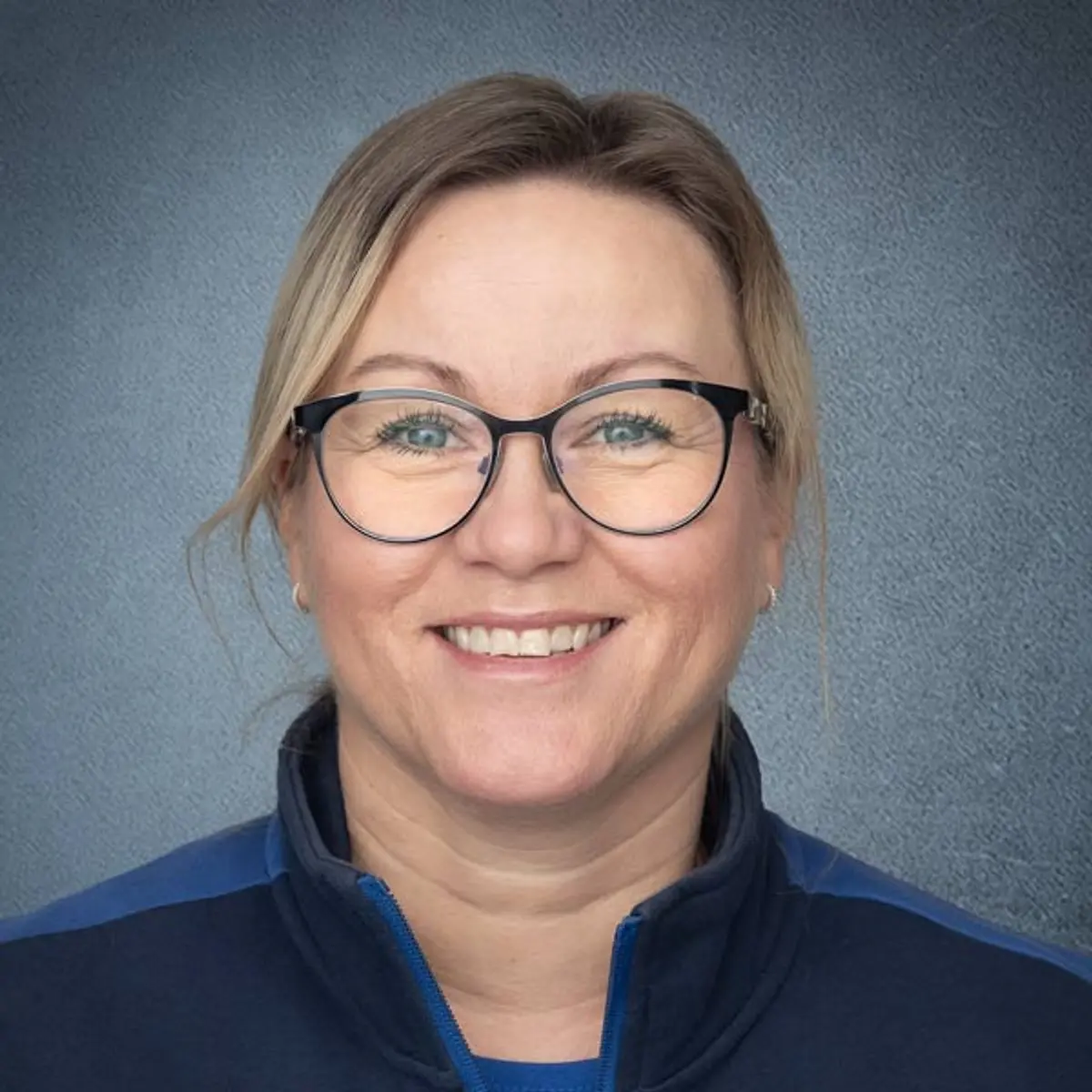 Bildet viser Elin With, butikkselger i Harstad