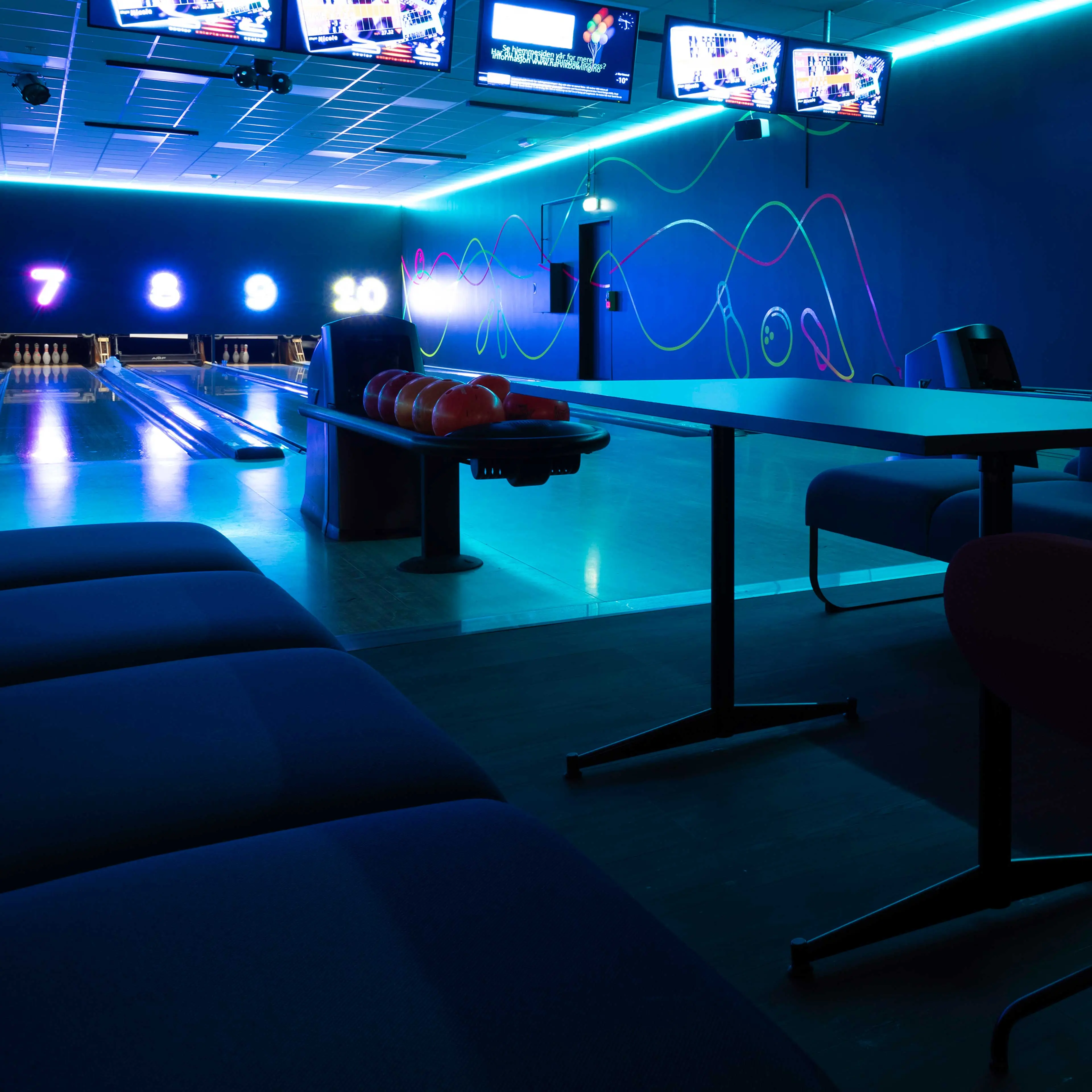 Miljøbilder møbellevering til Narvik Bowling