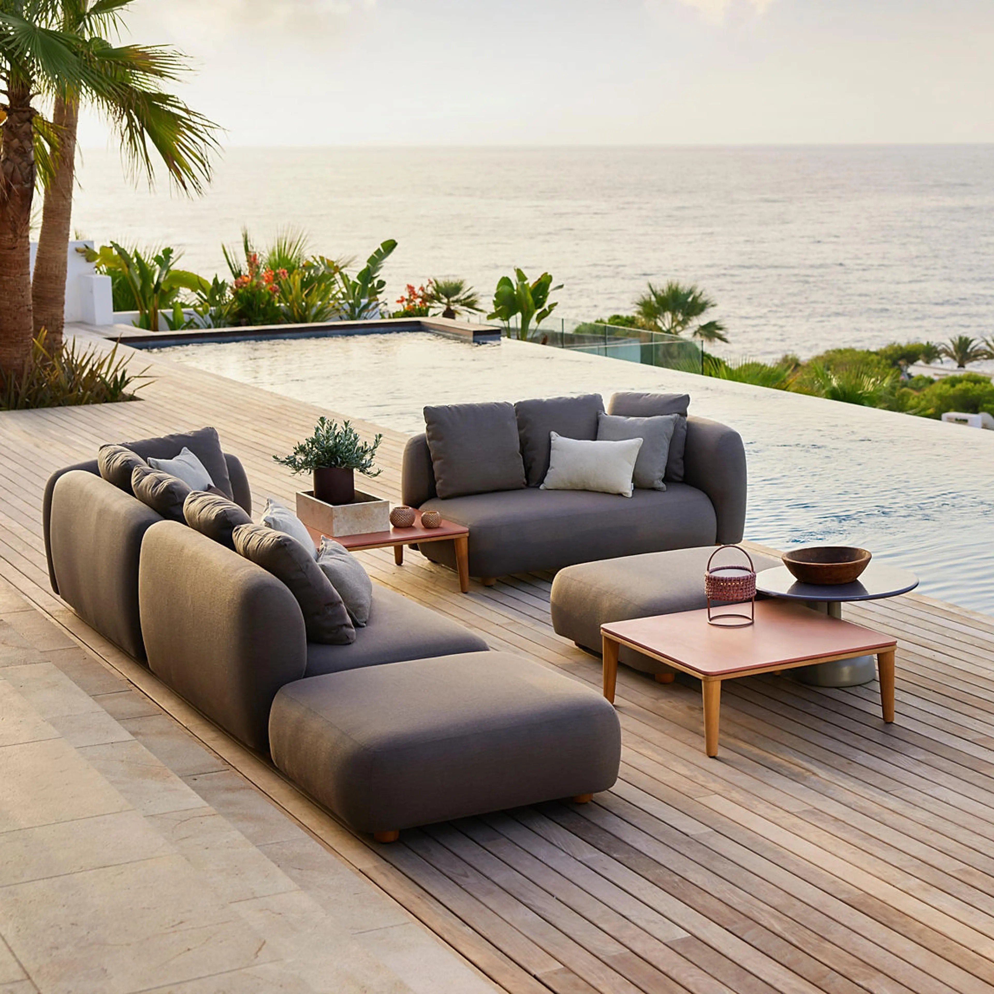 Capture lounge_hive hanging chair