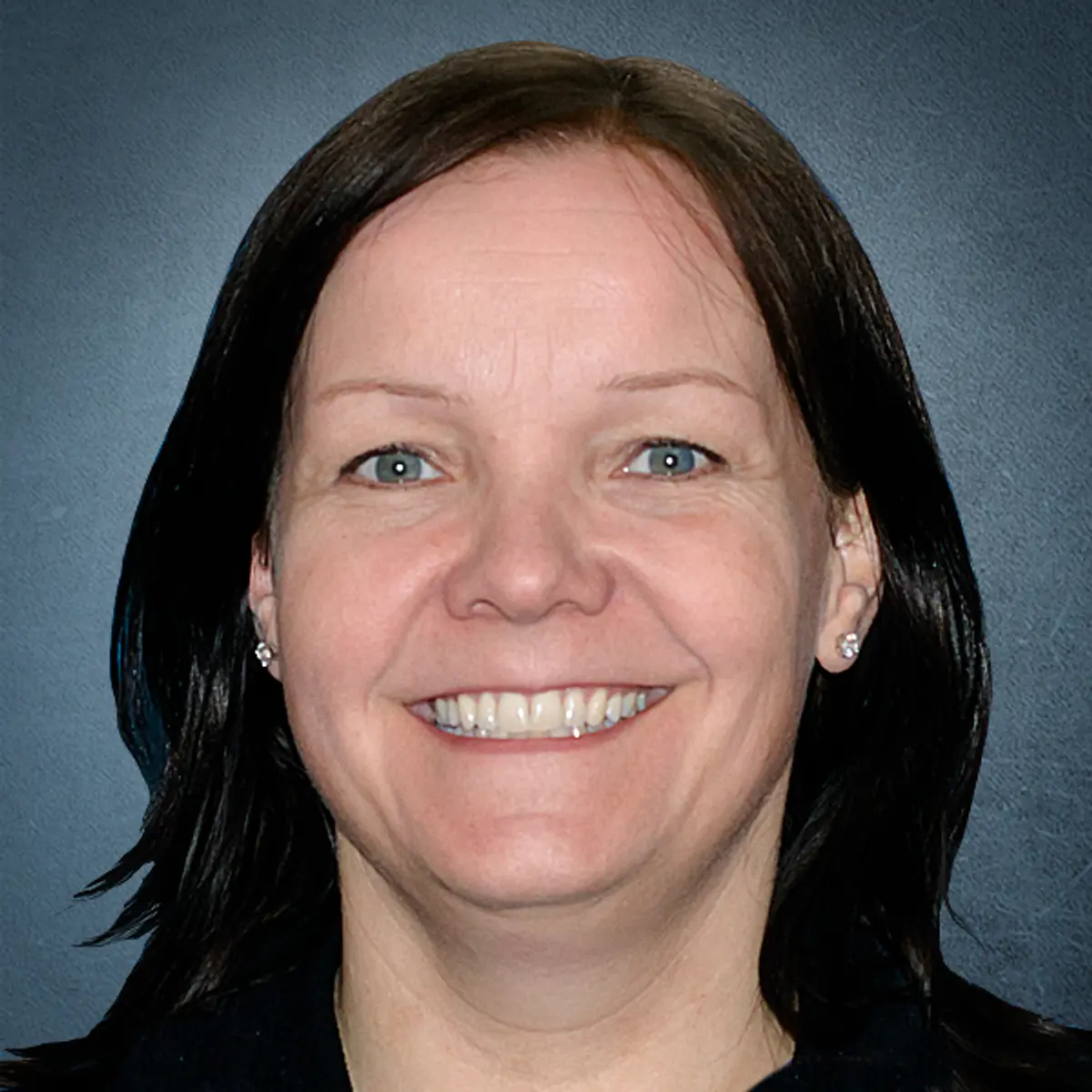 Bildet viser Monika Mikalsen, butikkleder i Harstad