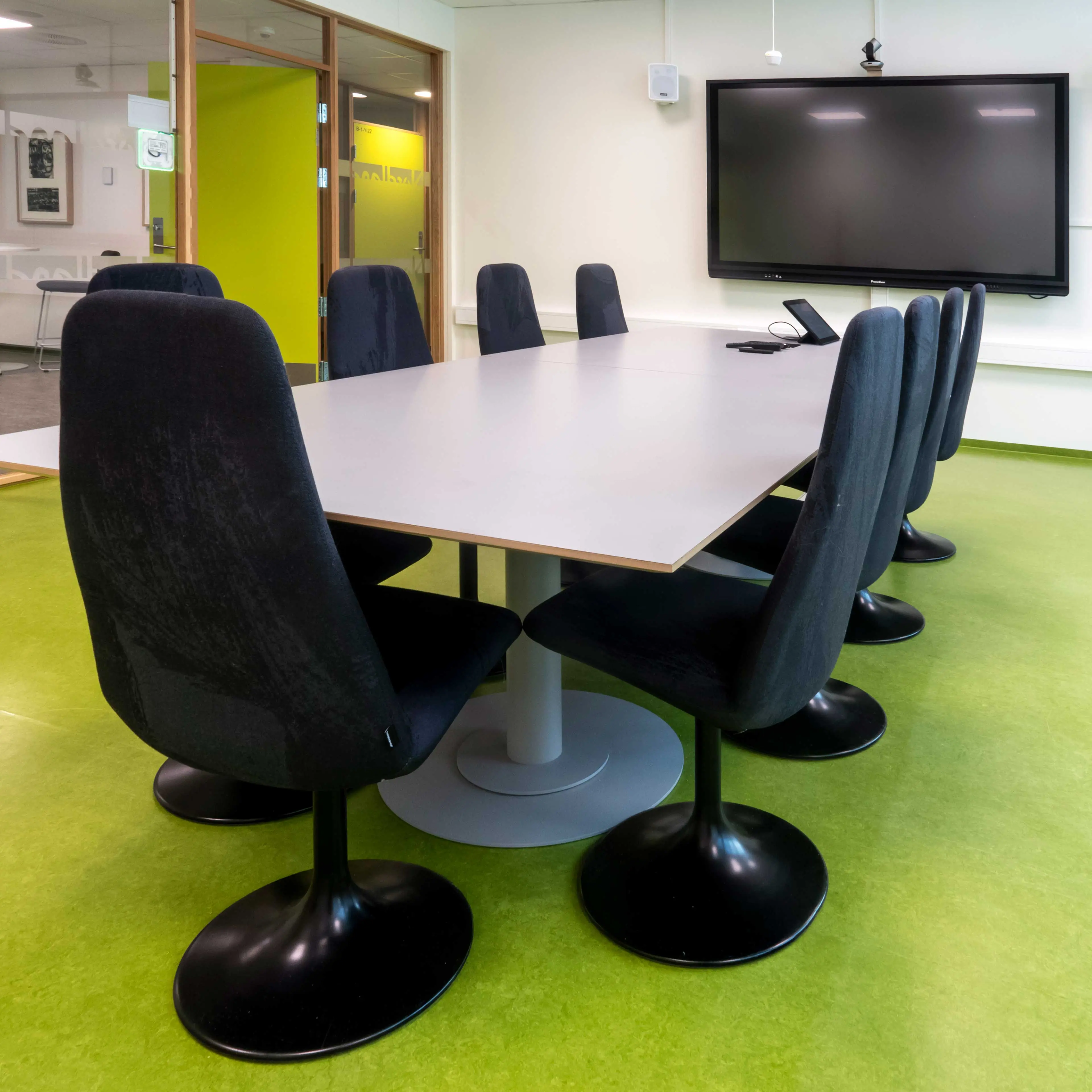 Møbler på Vest-Lofoten VGS, levert av Norengros NB Engrosd