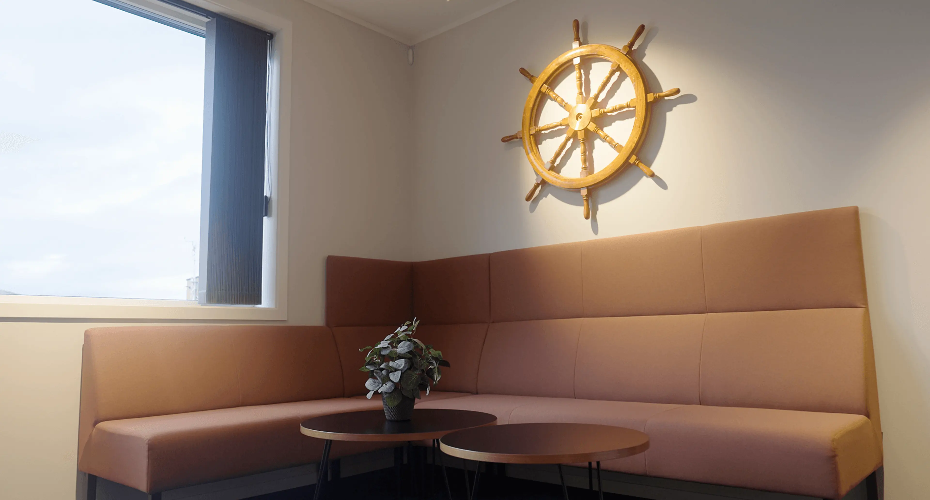 Møbler fra Norengros levert hos Organic Seafarm