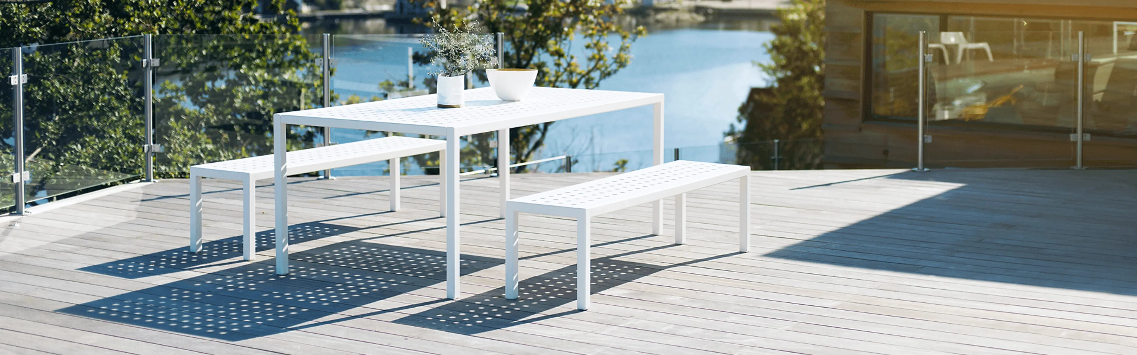 Frame spisebord m benker