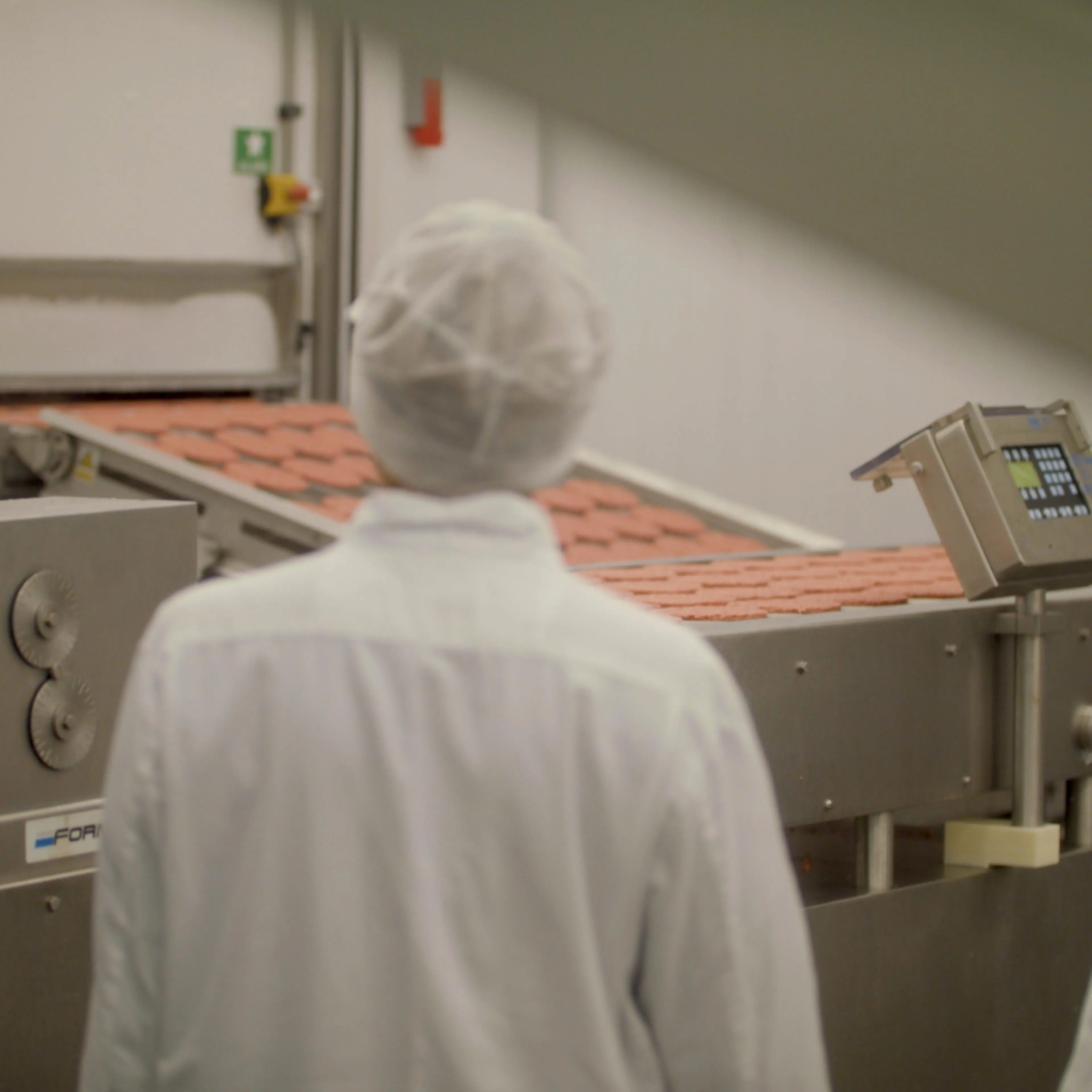 Person med engangsbekledning