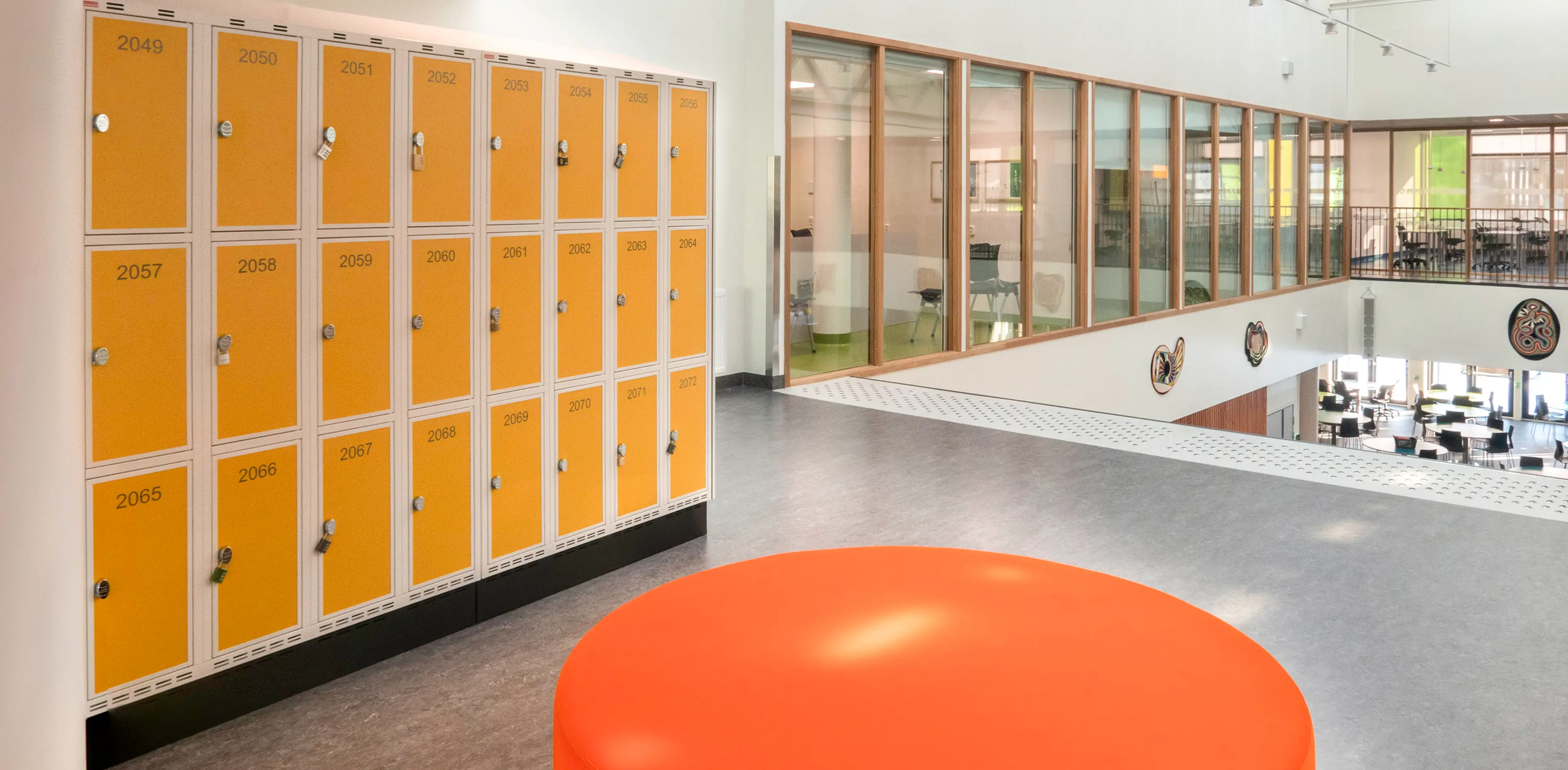 Møbler på Vest-Lofoten VGS, levert av Norengros NB Engrosd