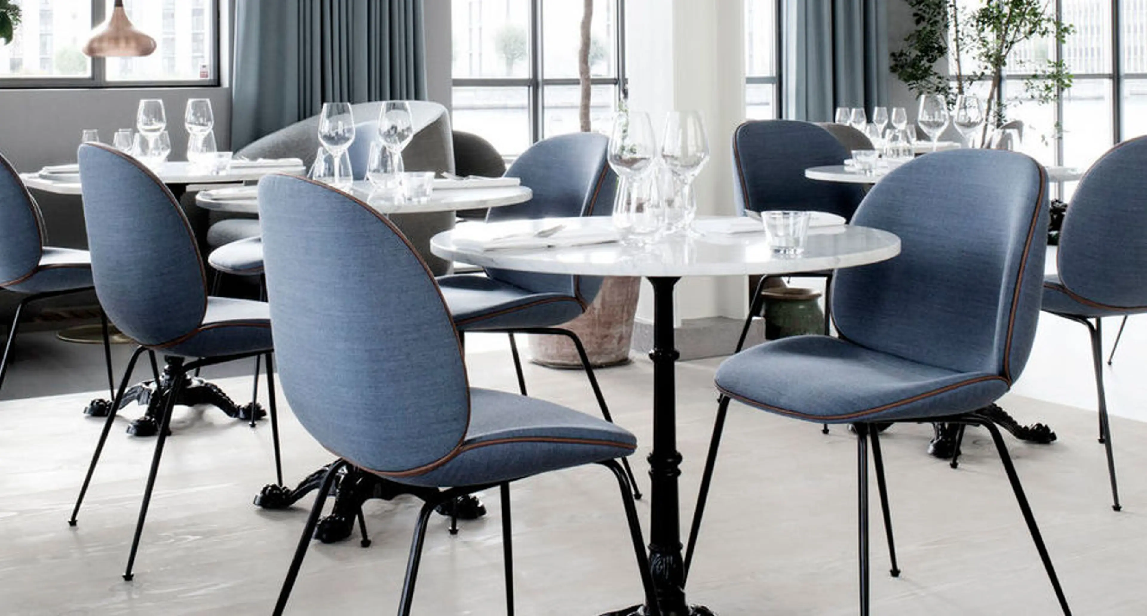 Møbler til helse og omsorg - The standard Gubi