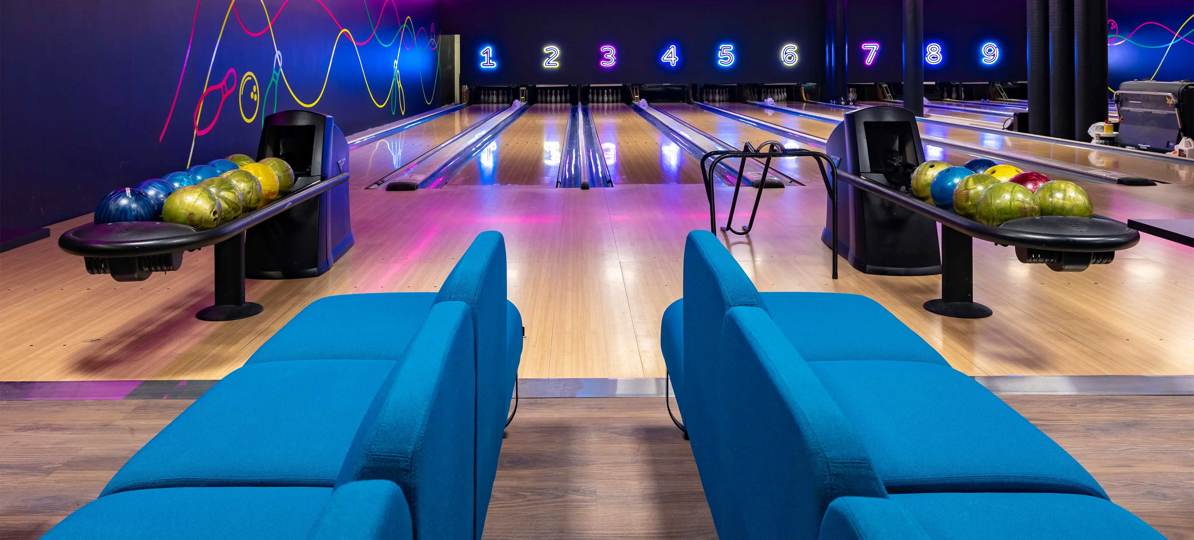 Miljøbilder møbellevering til Narvik Bowling