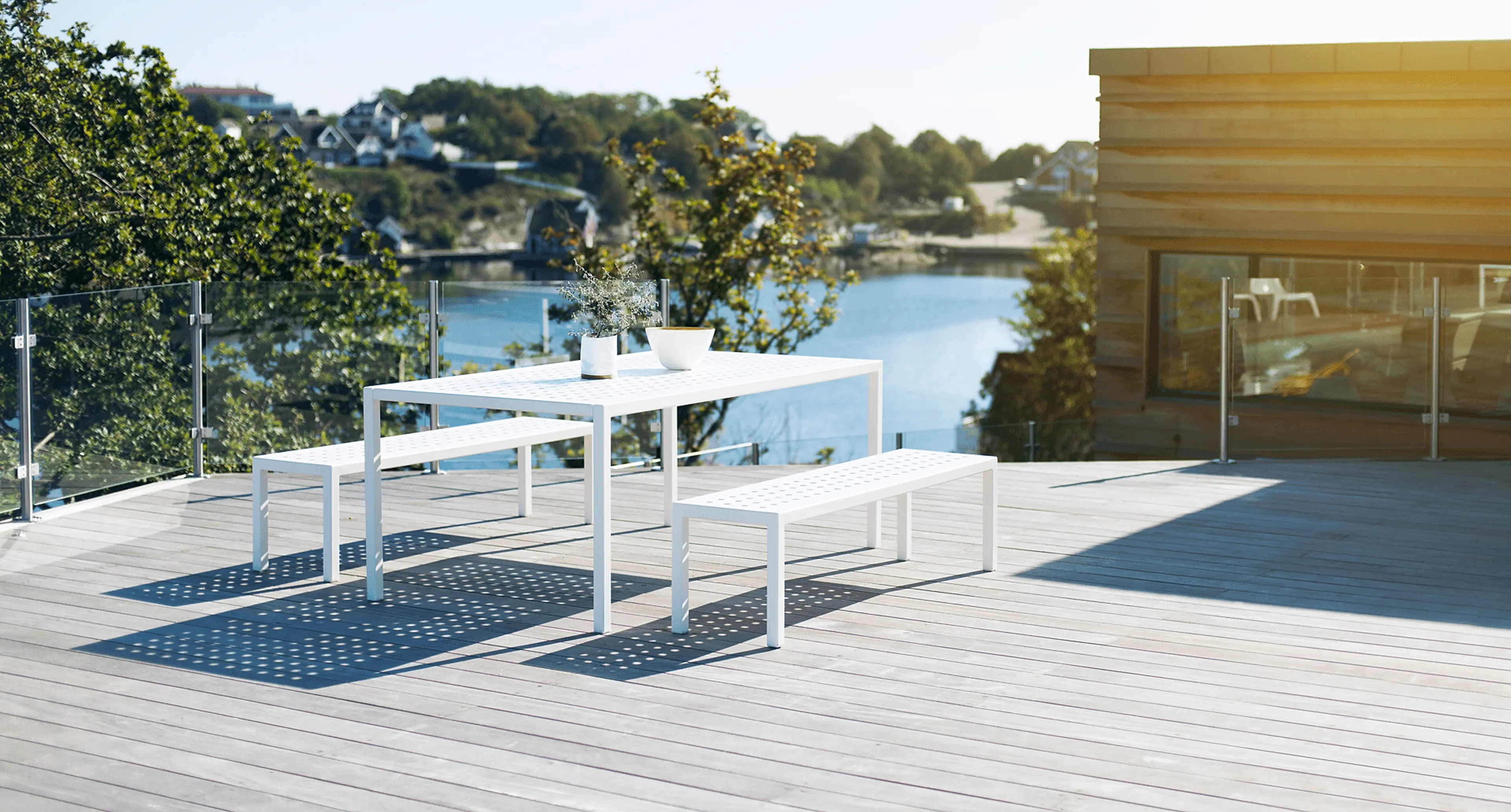 Frame spisebord m benker